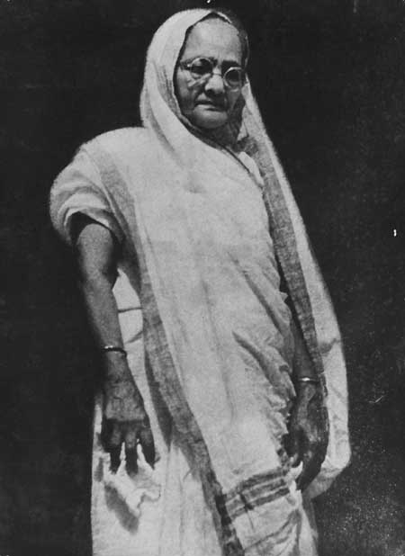 Last moments of Kasturba Gandhi at Aga Khan Palace, Pune - She died on 22nd Feb, 1944 at age of 62 years while incarcerated.jpg